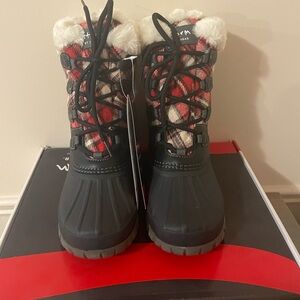 NEW Cougar Storm Cuddle Boots